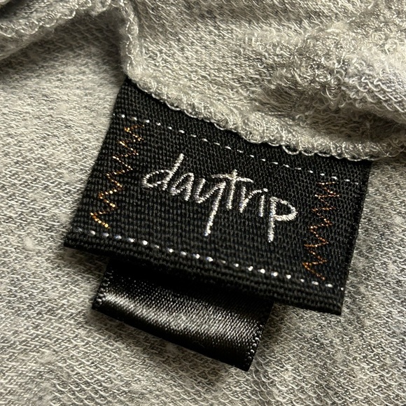 DAYTRIP MESH SHORT SLEEVE TOP - Picture 3 of 3